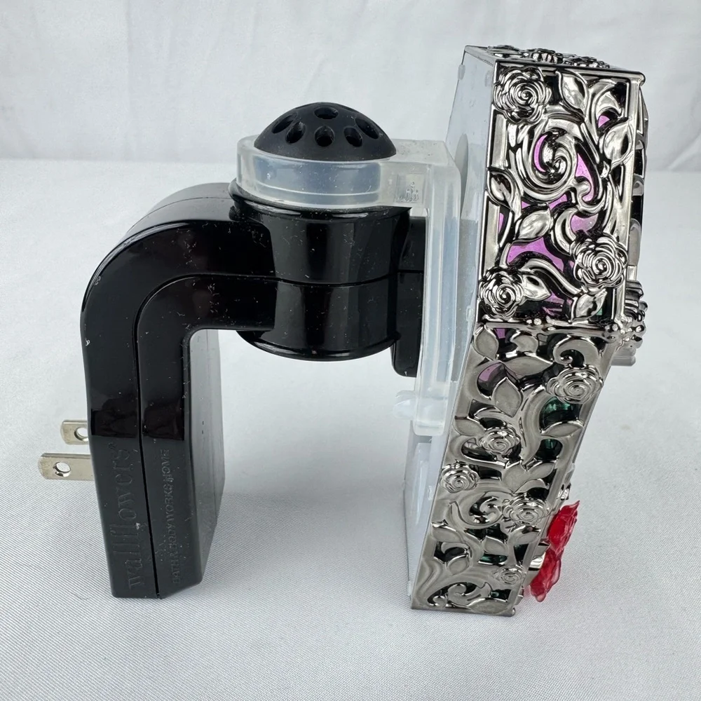 Bath & Body Works Wallflowers Fragrance Plug – Coffin Skeleton Gothic Rose
